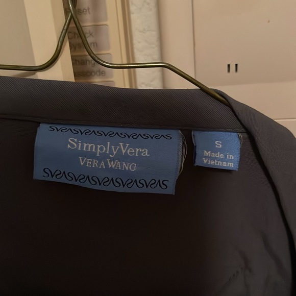 Vera Wang Short Sleeve Jacket - Picture 2 of 6